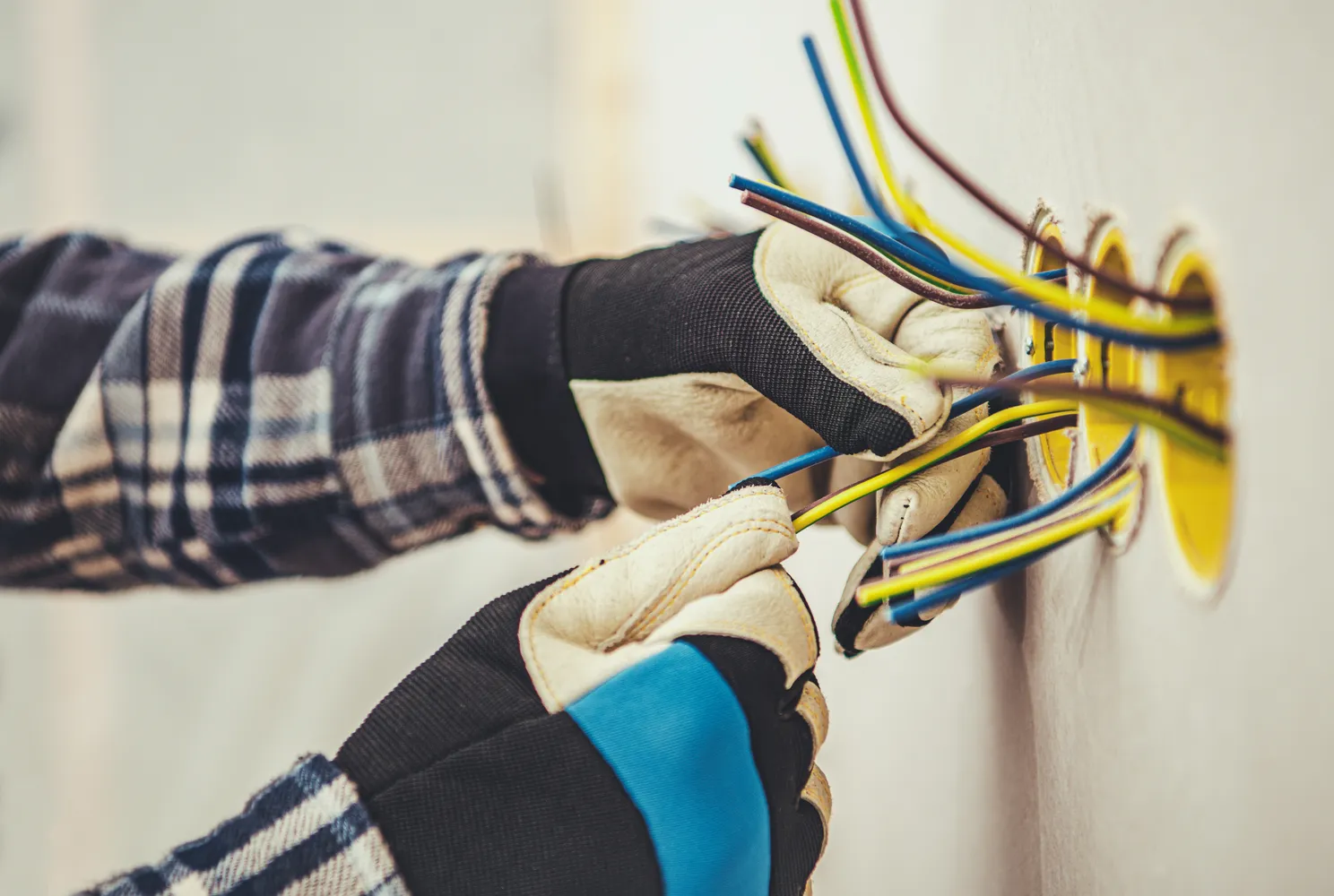 Electrician Near You | SmarTech Licensed Electrician
